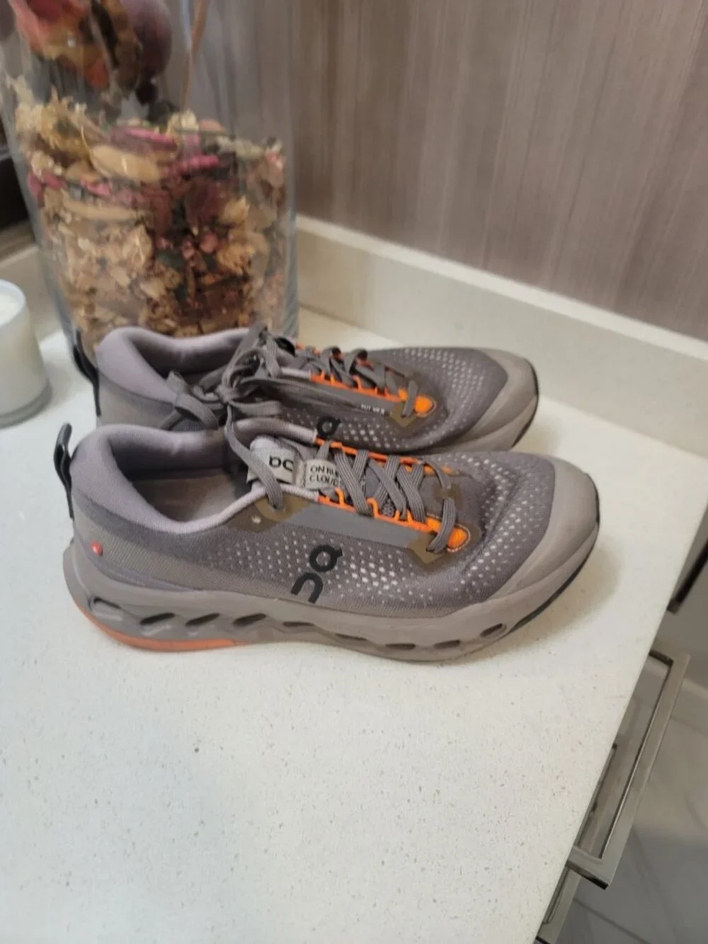 On Men's Cloudsurfer Trail 2 Sz 10.5 Running Shoes Eclipse / Cinder